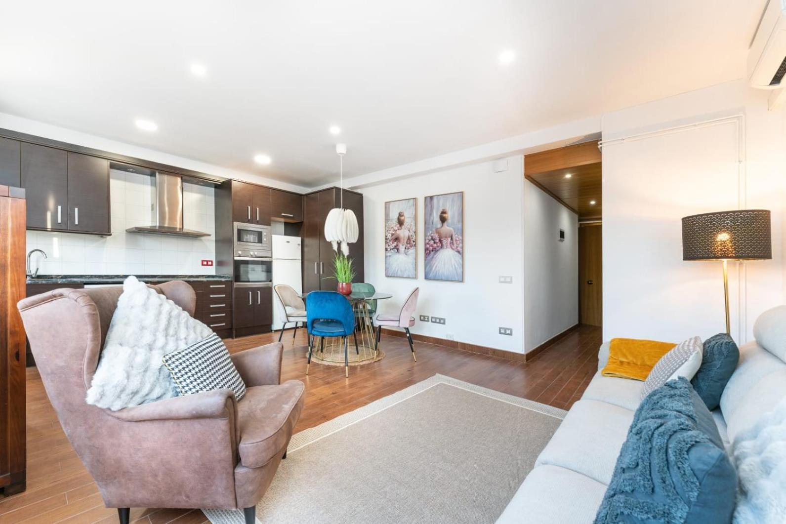 Atico Muntaner 81 Apartment